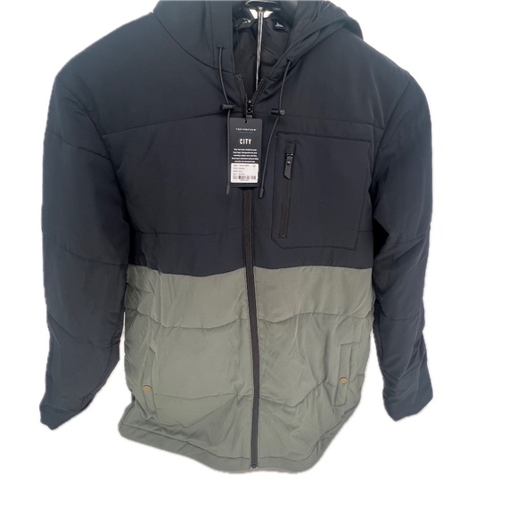 Travis Mathew Torch Runner Puffer - Picture 1 of 4